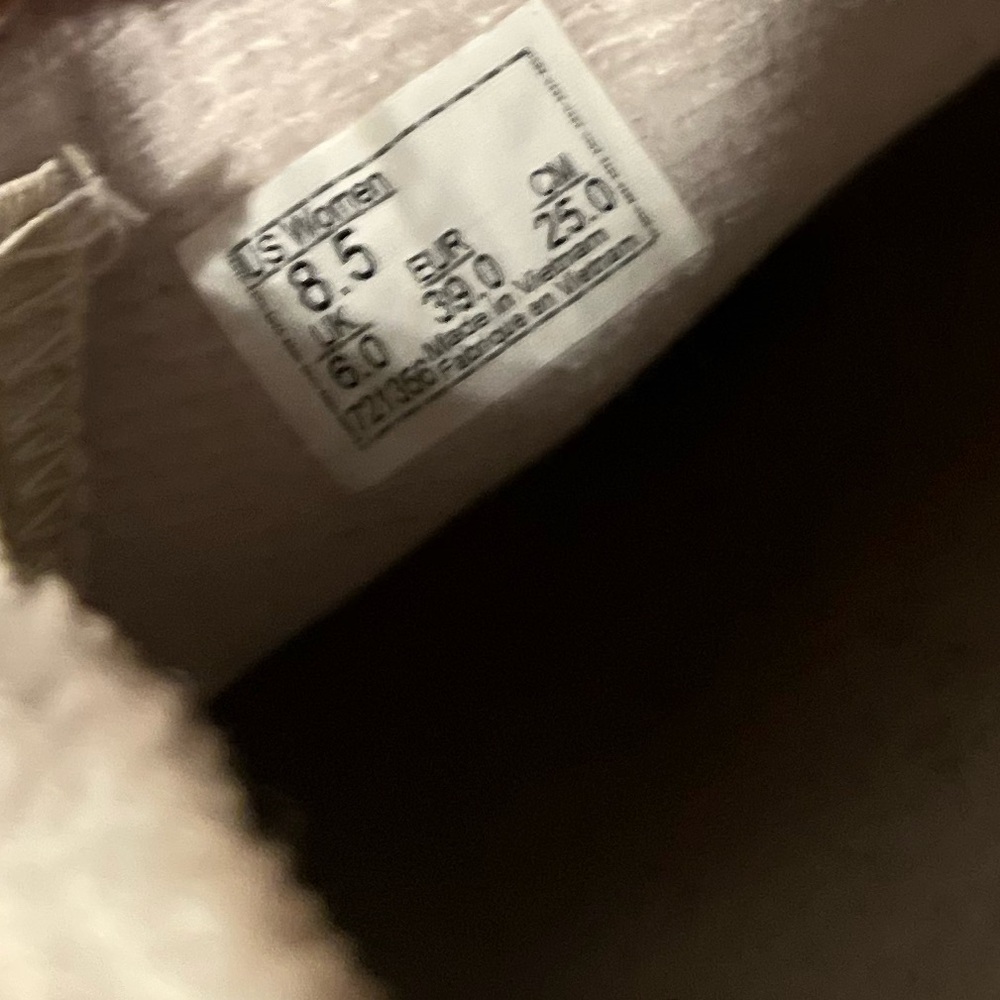 Vans - Picture 3 of 4